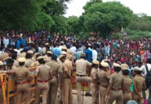 பல்கலை தேர்வுக் கட்டண உயர்வு – 5, 8-ம் வகுப்பு பொதுத்தேர்வு | திண்டிவனம், விழுப்புரம், கடலூர் மாணவர்கள் போராட்டம் !