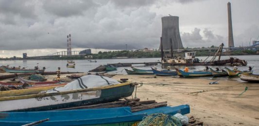 மீனவர்களின் வாழ்வாதாரத்தை பறிக்கும் எண்ணூர் ஆலைகள் ! | படக்கட்டுரை