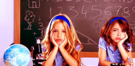 குழந்தைகளே ! நீங்கள் இல்லாத வெற்று வகுப்பு, எனக்கு சலிப்பாக உள்ளது !