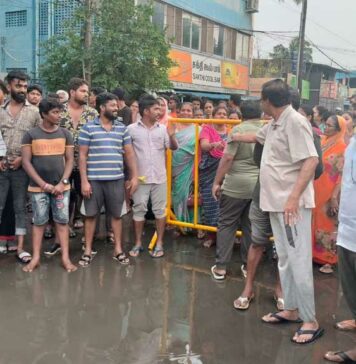 மதுரவாயல்: மக்களைத் தண்ணீரில் தத்தளிக்க விட்ட கவுன்சிலர்!