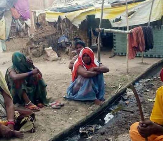 வெப்ப அலைக்கு பலியாக்கப்படும் புலம்பெயர் தொழிலாளர்கள்: அரசே முதல் குற்றவாளி