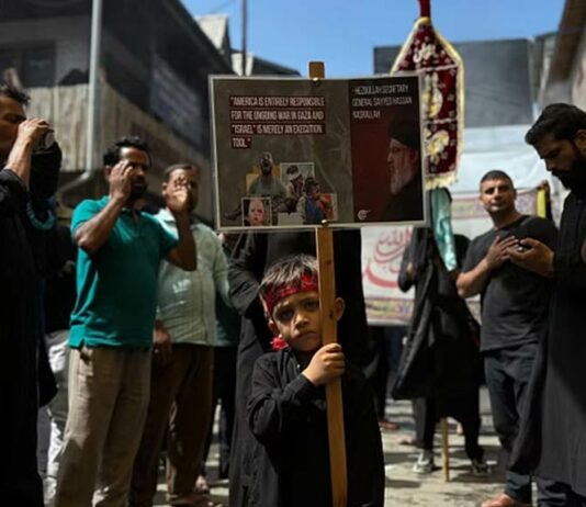 காஷ்மீரில் மொஹரம் ஊர்வலத்தில் பாலஸ்தீன விடுதலை குறித்த முழக்கங்கள் | புகைப்படங்கள்