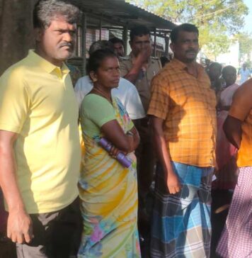 உசிலம்பட்டி: குடியரசு தின கொடியேற்றத்தை தடுத்து மக்கள் போராட்டம்