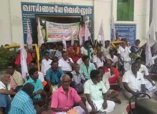 மதுரை தே.கல்லுப்பட்டியில் மாற்றுத்திறனாளிகள் போராட்டம்!