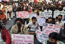 கருப்பு வெள்ளியன்று அமேசான் தொழிலாளர்களின் “மேக் அமேசான் பே” ஆர்ப்பாட்டங்கள்