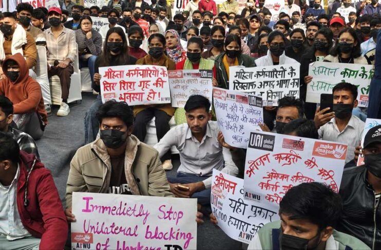 கருப்பு வெள்ளியன்று அமேசான் தொழிலாளர்களின் “மேக் அமேசான் பே” ஆர்ப்பாட்டங்கள்