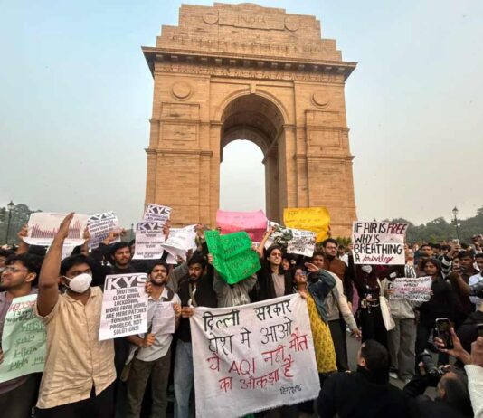 டெல்லி உச்சகட்ட காற்று மாசுபாடும், மக்களின் போராட்டங்களும் உணர்த்துவது என்ன?