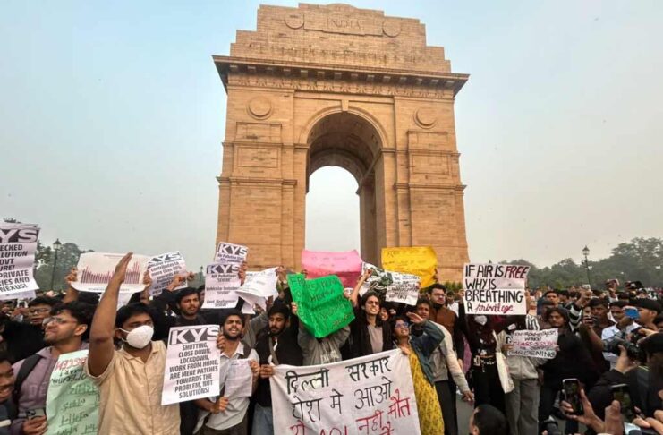 டெல்லி உச்சகட்ட காற்று மாசுபாடும், மக்களின் போராட்டங்களும் உணர்த்துவது என்ன?