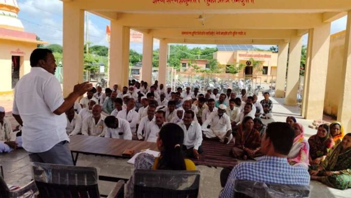 Gram-Sabha-held-in-Soundala-village-Maharashtra