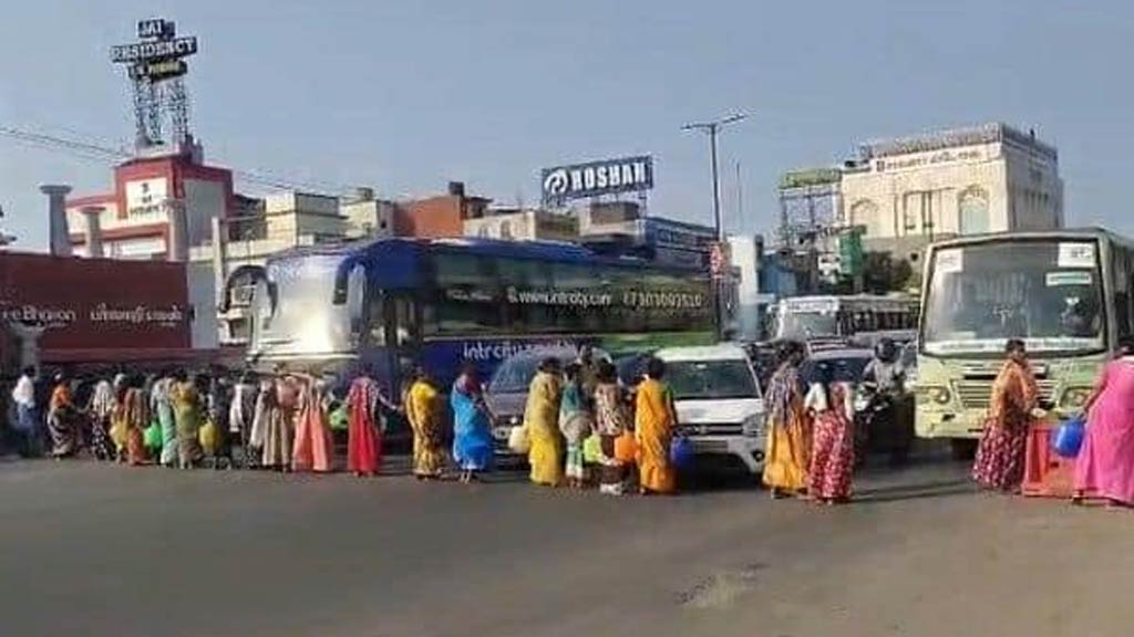Chrompet-protest-water-scarcity-Tambaram-City-Municipal-Corporation-(TCMC)