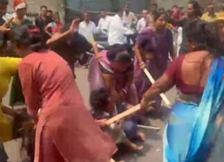 மகாராஷ்டிரா சாதிப் பஞ்சாயத்து: பெண் அரை நிர்வாணமாக்கப்பட்டு ஊர்வலமாக இழுத்துச் செல்லப்பட்ட கொடூரம்!