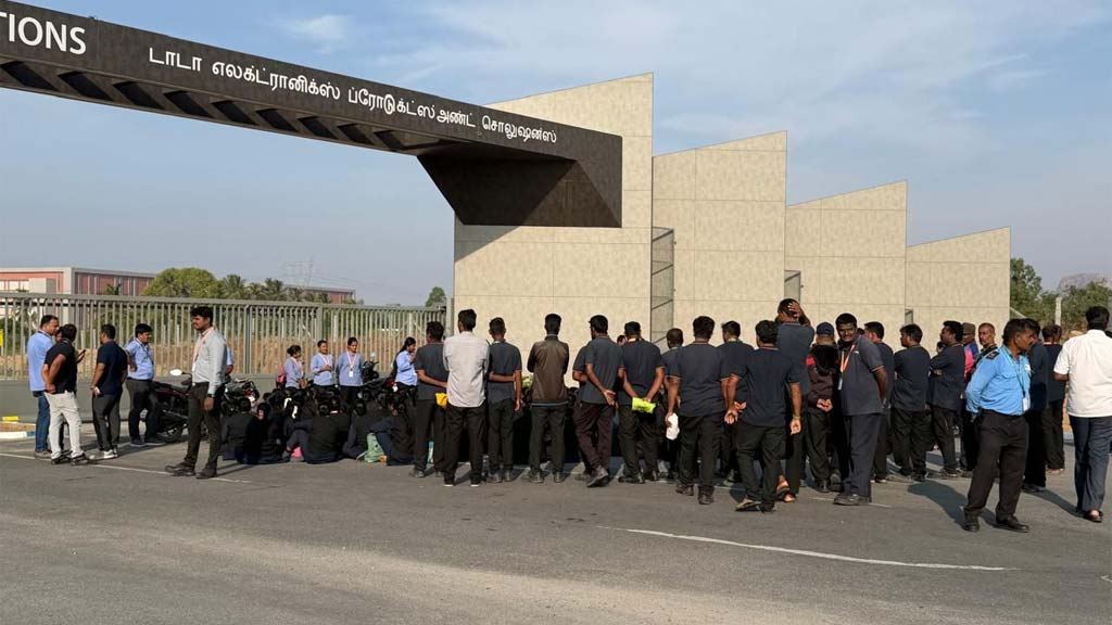 Tata-Sanitary-Workers-protest-Krishnagiri