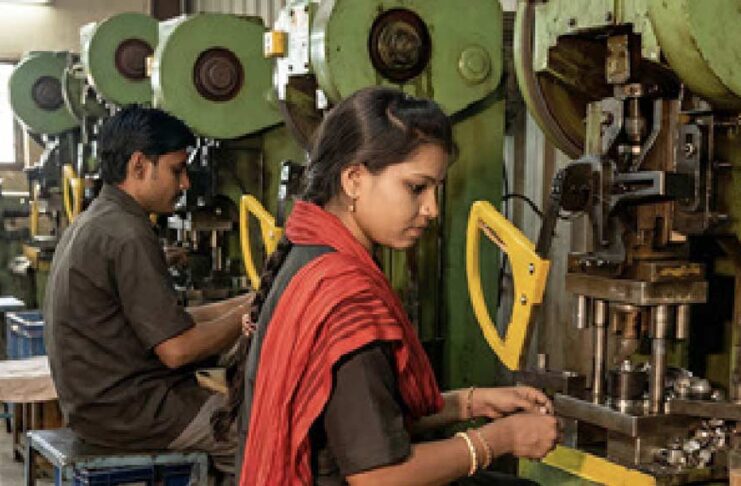 அரியானா, மகாராஷ்டிரா: ஒப்பந்த தொழிலாளர்களின் எதிர்காலத்தை அழிக்கும் வாகன தொழிற்சாலைகள்