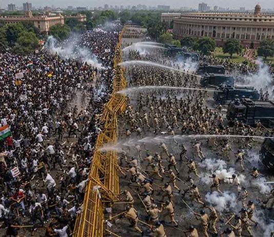 டெல்லியை ஸ்தம்பிக்க வைத்த மாணவர் போராட்டம்!