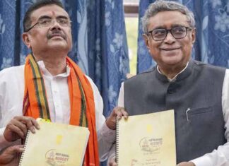 மேற்குவங்கம்: நிதிநிலை அறிக்கையில் சிறுபான்மையினர் நல நிதிக் குறைப்பு!