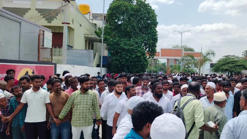 tirupathur-ambur-water-resources-department-attempts-to-high-handedly-evict-working-class-settlements